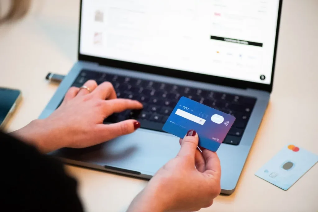 A person using their credit card to make a purchase online / shopping online By © European Union, 2026, CC BY 4.0, https://commons.wikimedia.org/w/index.php?curid=126939745