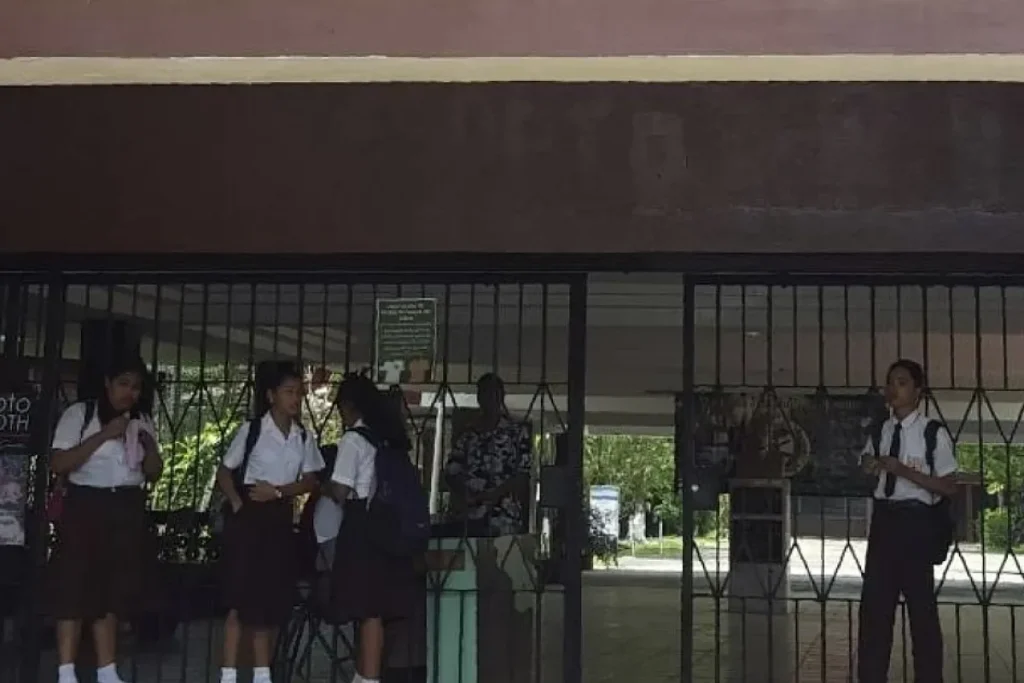 Students at Instituto José Dolores Moscote
