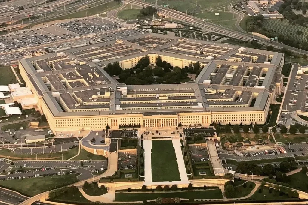 A view of the Pentagon from above the Potomac River in 2018 By Touch Of Light - Own work, CC BY-SA 4.0, https://commons.wikimedia.org/w/index.php?curid=172649655
