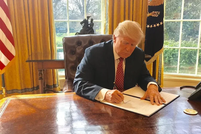trump signing executive order