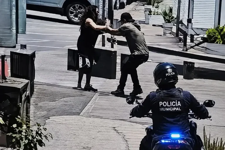Video surveillance. Municipal police prevent attack on woman Credit MUPA