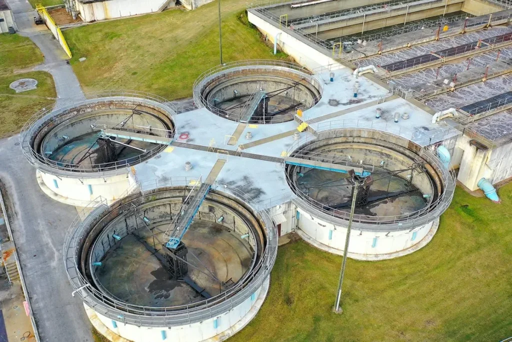 17 Abandoned treatment plants are reported in Panama.