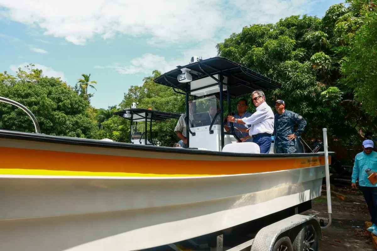 boat ready to be let into water Credit MiAmbiente
