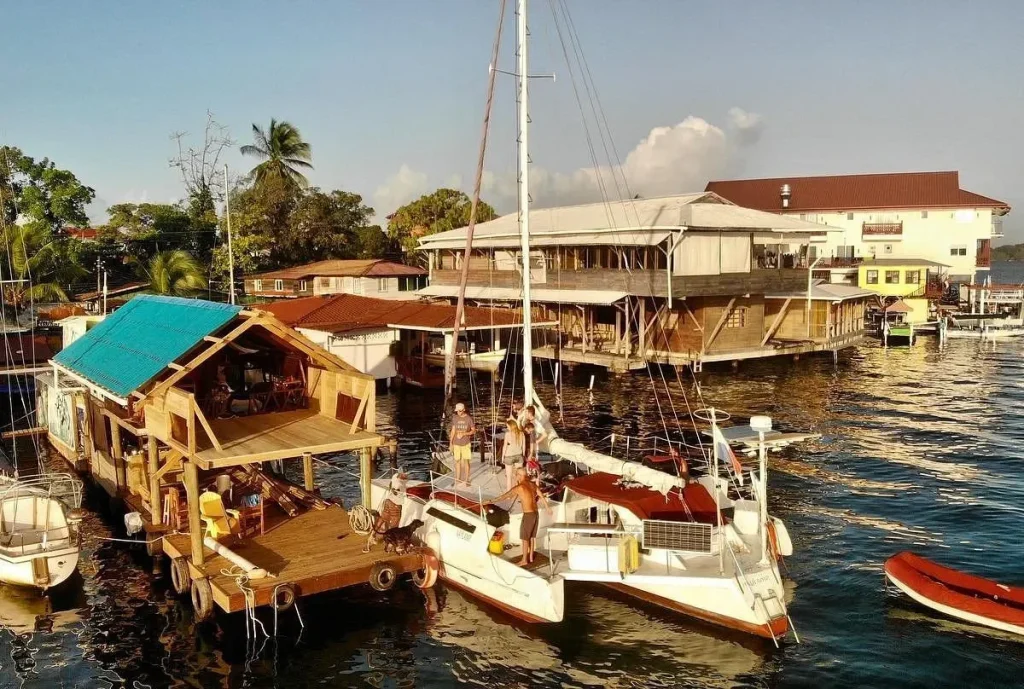 Bocas del Toro boat. By Trip Ad.