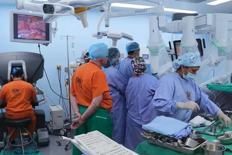 Robotic Urological Care is a Futuristic Surgical Breakthrough. By EFE.