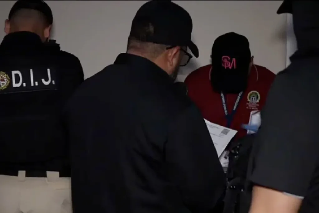 Five people, including three wanted in investigation for alleged involvement in the murder of a Swiss businessman and for illicit association Credit Social Media traficasospma