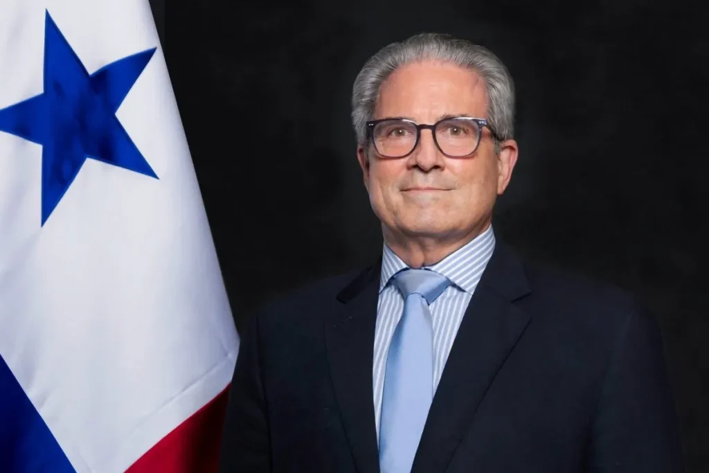 Minister Fernando Boyd Galindo