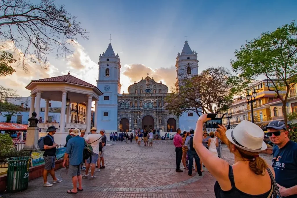 Plaza de la Catedral Independence Square Casco Antiguo Panama city 1536x1024