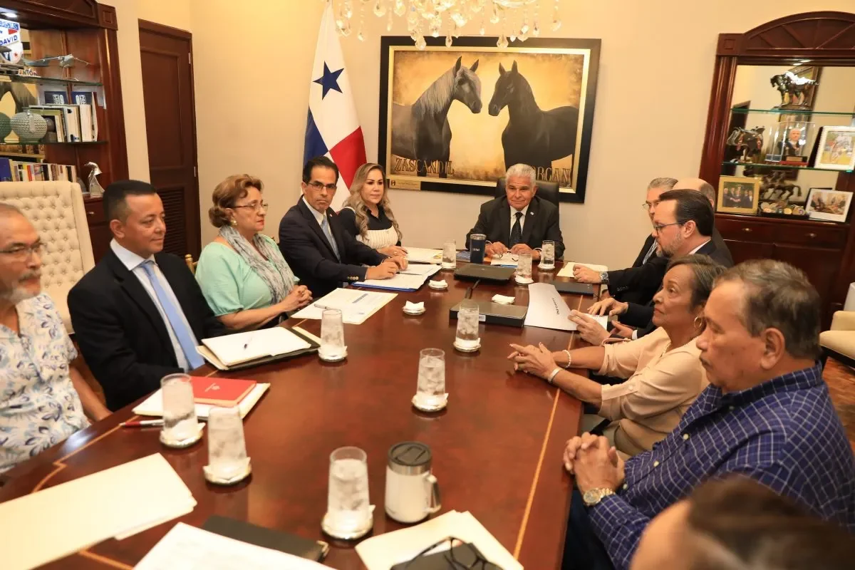 President Mulino, retirees and the private sector agree to reach a consensus on viable alternatives for senior citizen benefits Credit Presidencia