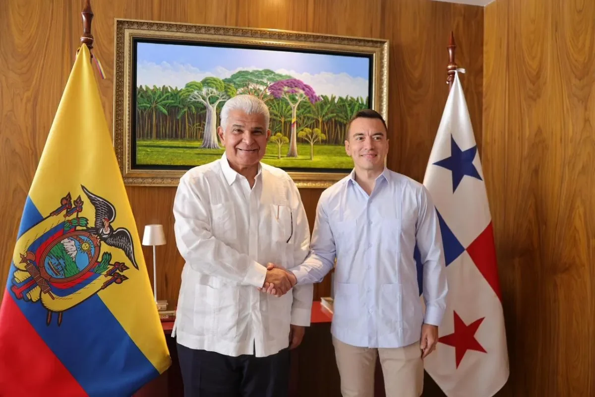 Presidents Mulino and Noboa agree to promote and extend the electrical interconnection project between Panama and Colombia to Ecuador Credit Presidencia as cross-border energy cooperation