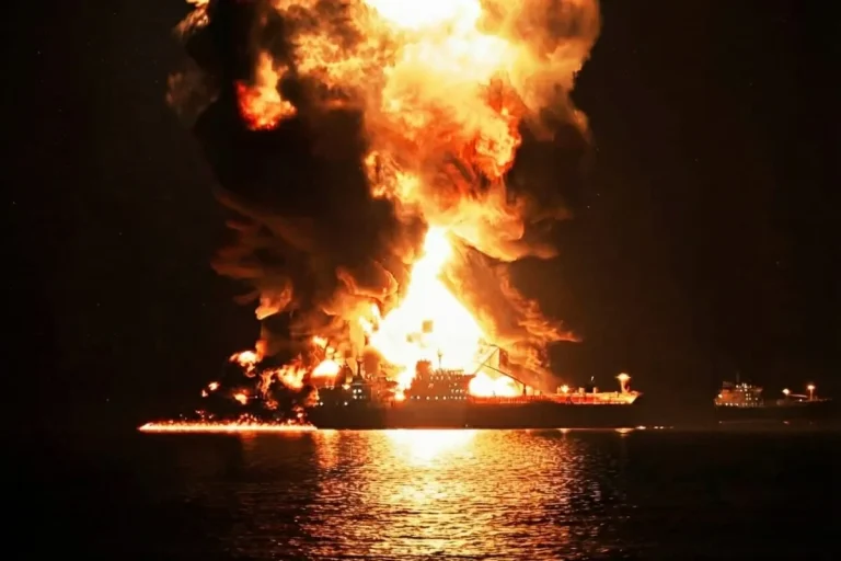 Iranian attack tanker. By AP.