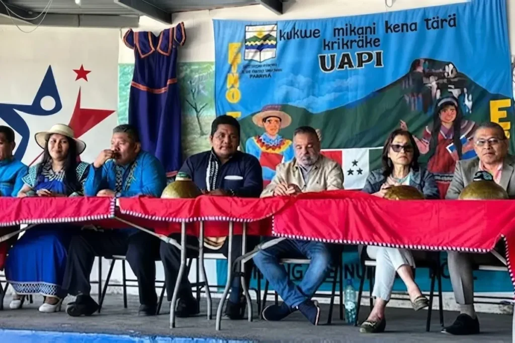 universidad indigena. By UI.