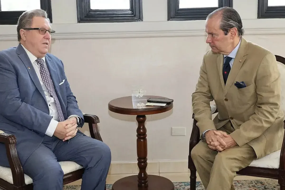 The Ambassador of Russia to Panama, Konstantin Gavrilov, and Minister of Foreign Affairs Javier Martínez-Acha Vásquez