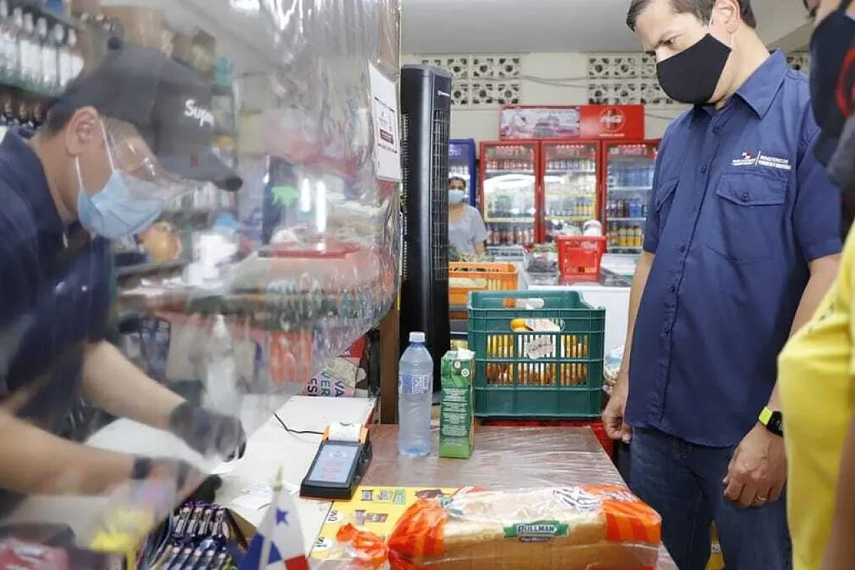 Corner Store in Panama City. By Expat-Times.