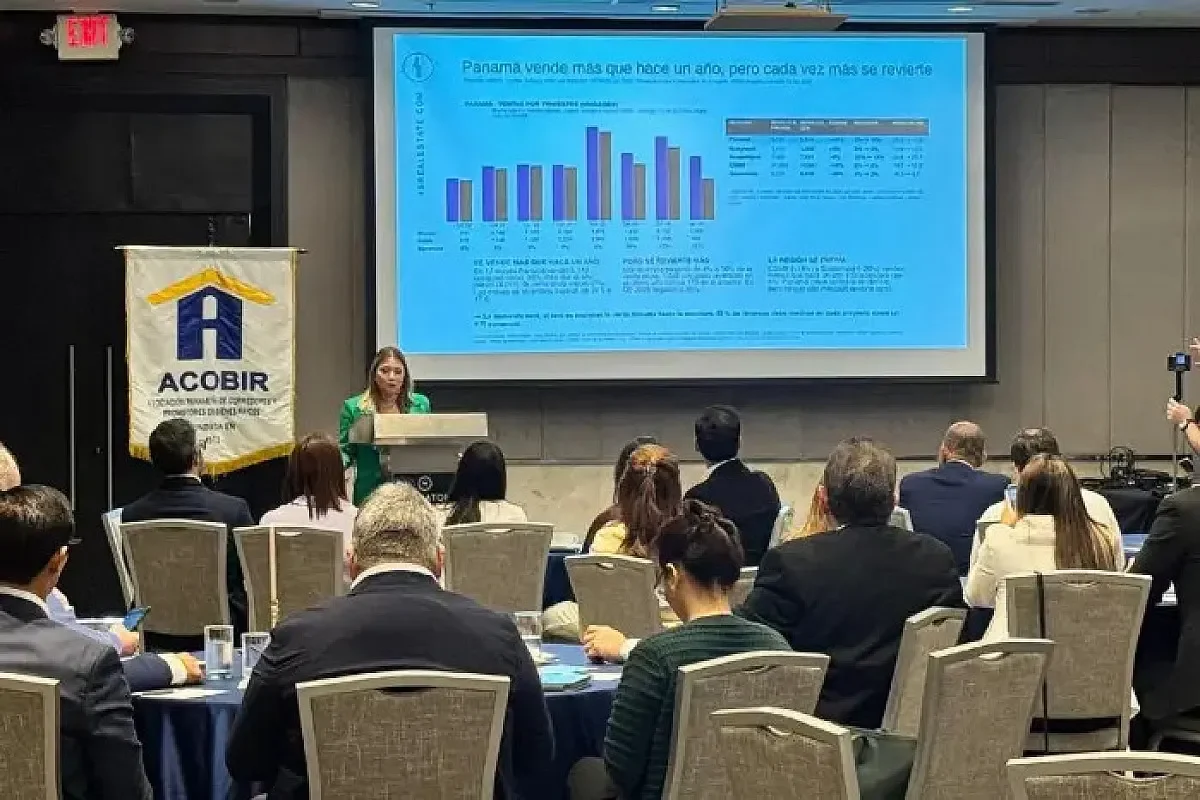 Real Estate Market Sales in Panama Drop 13% as Foreign Buyers Surge Specialists from MEF, Indesa, and Acobir address the challenges facing the Panamanian real estate sector, marked by an increase in foreign investment and a slowdown in local home sales. Handout | Acobir