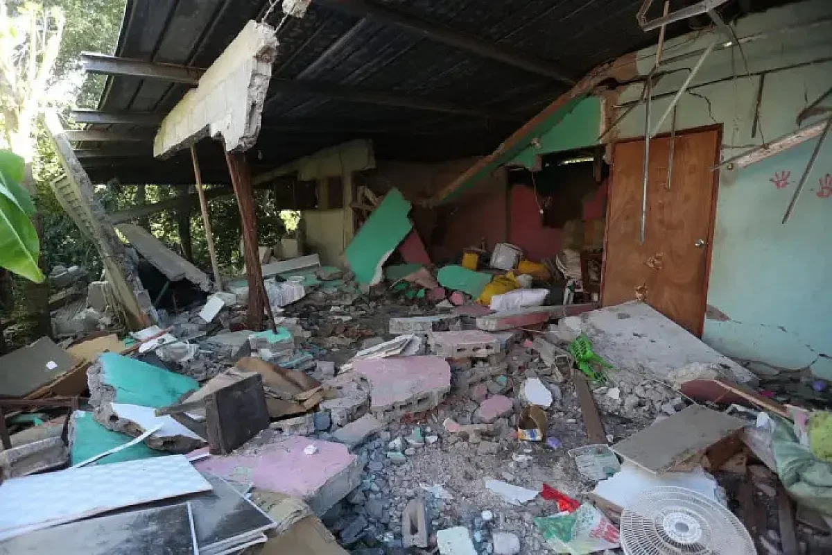 House on rubbles in Azuero