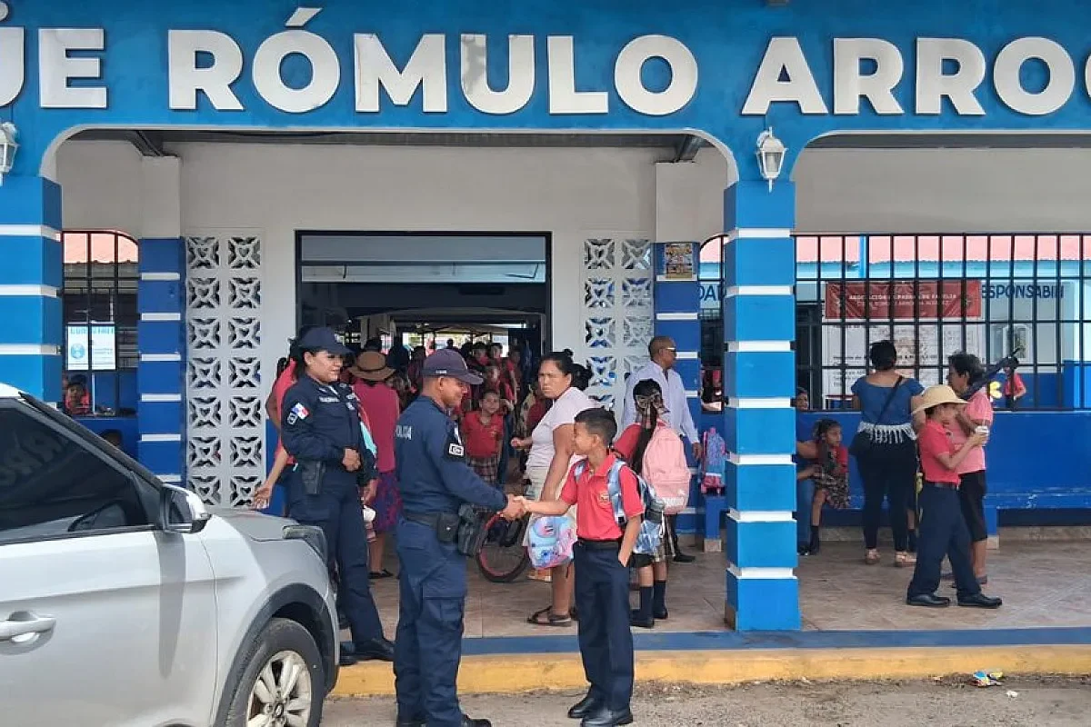 Minsa officials said Miranda was performing administrative duties on Rómulo Arrocha school when the earthquake struck. By Meduca.
