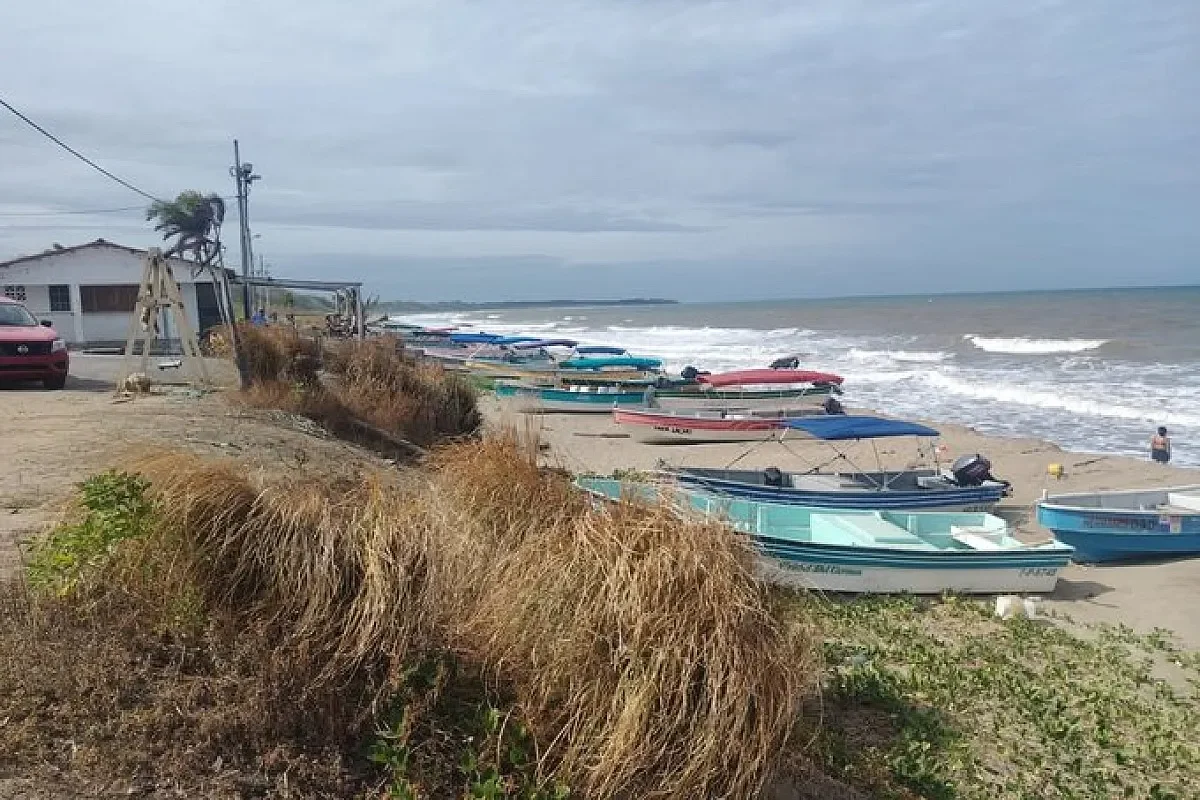 Boats to Isla Iguana in Playa El Arenal. By TReporta.