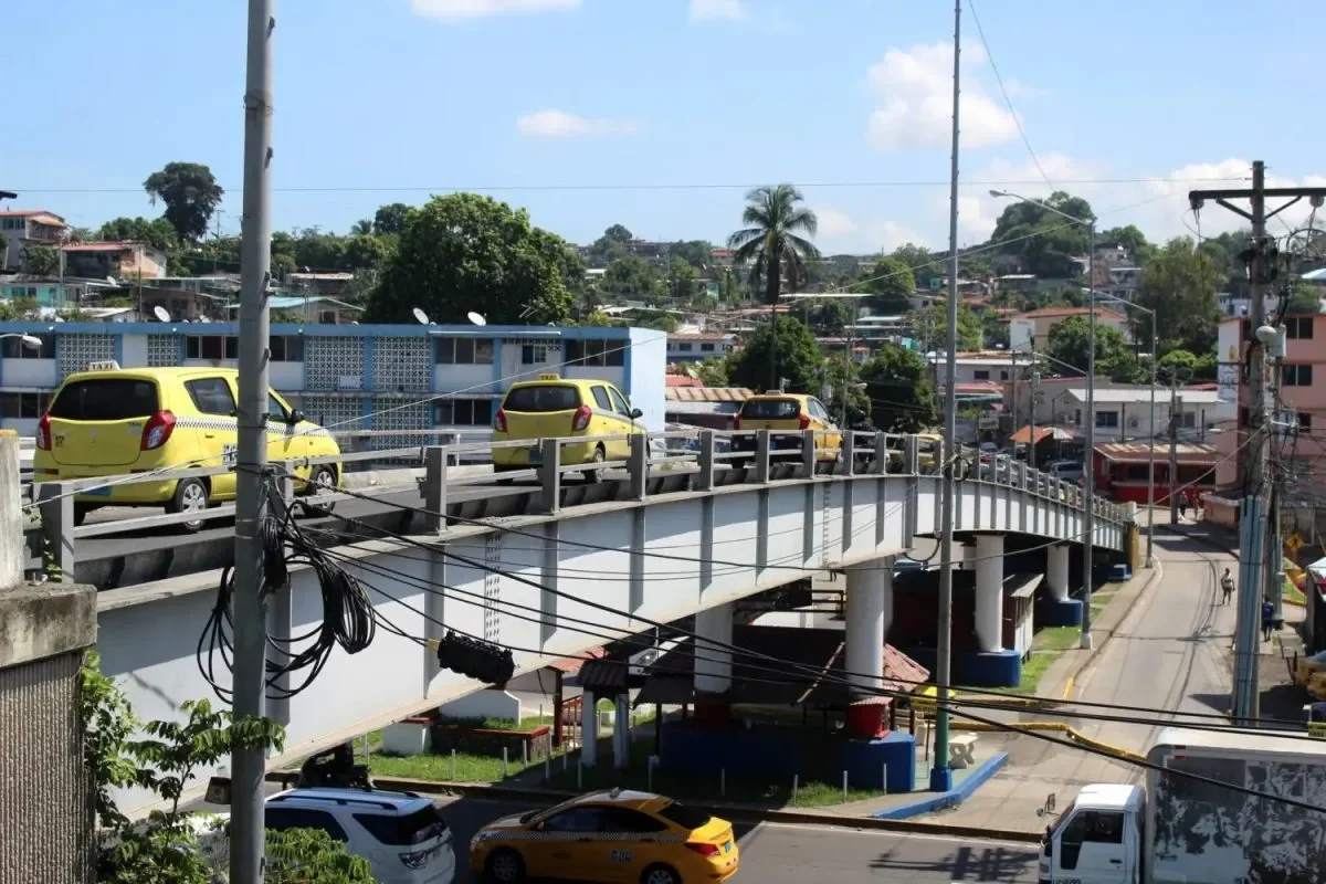 San Miguelito's Bridge by MOP.